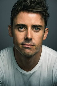 Julian Curtis 头像