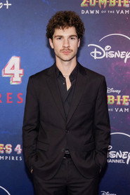 Noah Escott 头像