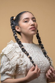 Renata Flores 头像