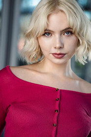 Elle Alexander 头像