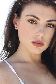 Lyssa Roberts 头像