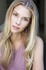 Emma Ishta 头像