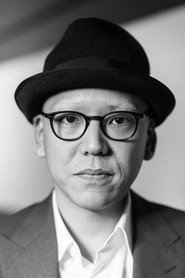 真利子哲也 头像