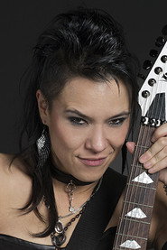 Jen Majura 头像
