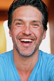 Mike Powers 头像