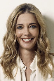 Christina Moore 头像