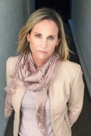 Christin Baker 头像