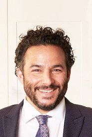 Ennis Esmer 头像