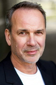 John-Christian Bateman 头像