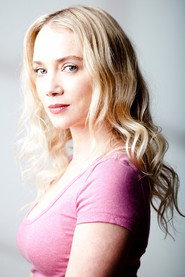 Phoebe Falconer 头像