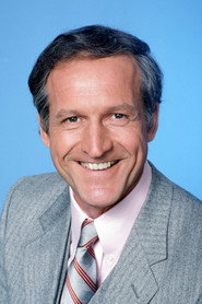 Daniel J. Travanti 头像