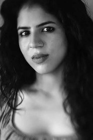 Mansi Multani 头像