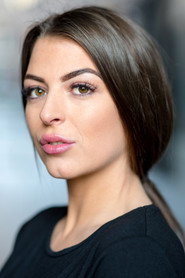 Chelsea Greenwood 头像