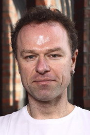Stephen Elliott 头像