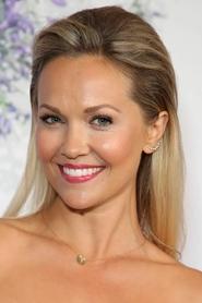 Emilie Ullerup 头像