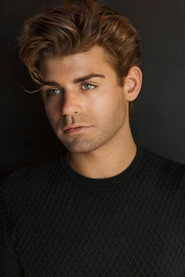 Garrett Clayton 头像