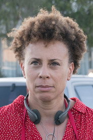 Anya Adams 头像