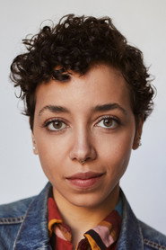 Claire Saunders 头像