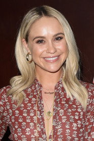 Becca Tobin 头像