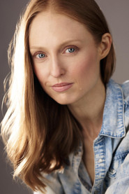 Emily Bennett 头像