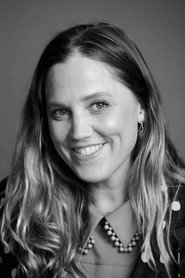 Heidi Ewing 头像