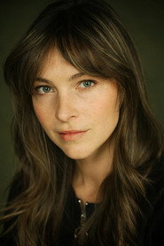 Courtney Hope Turner 头像