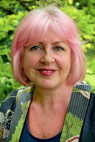 Claire Moore 头像