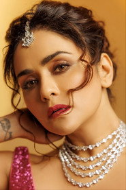 Amruta Khanvilkar 头像