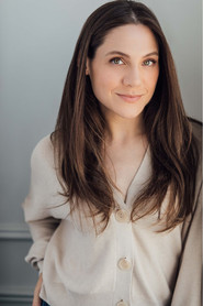 Lauren Collins 头像