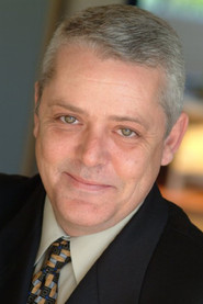 Simon James 头像