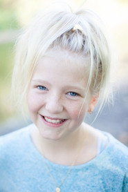 Avery Glover 头像