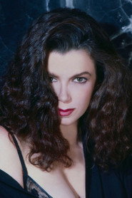 Elizabeth Berridge 头像