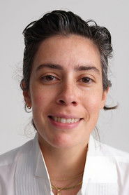 Roberta Colindrez 头像