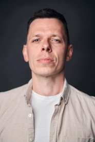 Lee Comley 头像