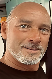Dylan Jones 头像