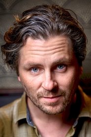 Sverrir Gudnason 头像