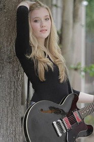 Chloé Caroline 头像