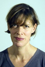 Clio Barnard 头像