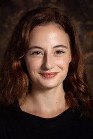 Nazlı Bulum 头像