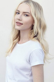 Emily Ruhl 头像