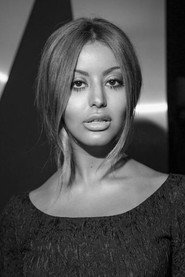 Zahia Dehar 头像
