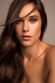 Chloe Carabasi 头像