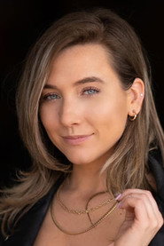 Caitlyn Fletcher 头像
