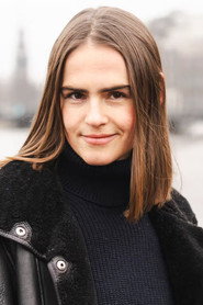 Olivia Lonsdale 头像