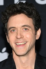 Ashley Zukerman 头像