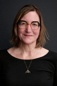 Nicole Newnham 头像
