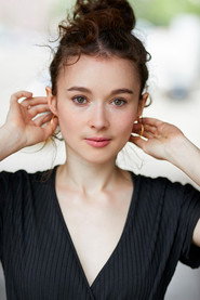 Julia Anna Grob 头像
