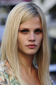 Karoline Teska 头像