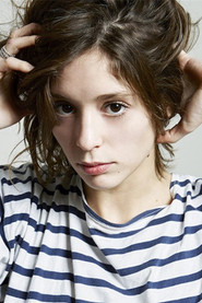 Lucie Bourdeu 头像