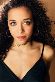 Alanna Saunders 头像